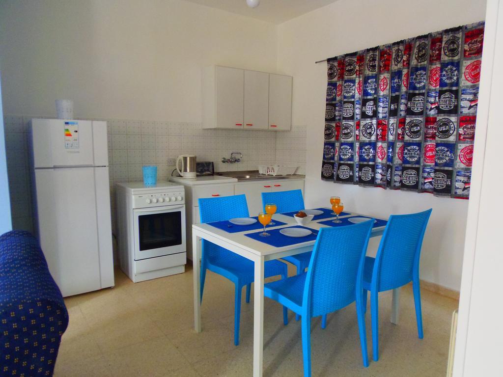 Light & Blue Gardens Apartment Protaras Exterior foto